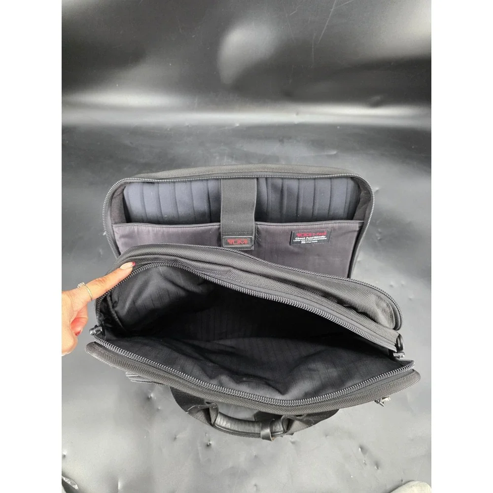 Tumi T-Pass Organizer Brief Expandable Laptop Bag Black‎ Style 026531DH
